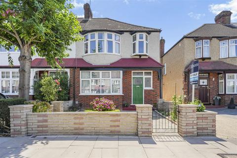 3 bedroom end of terrace house for sale, Crossway, Raynes Park SW20