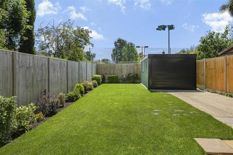 3 bedroom end of terrace house for sale, Crossway, Raynes Park SW20