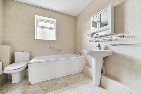 9 Hanks Close, Malmesbury, SN16 9UA