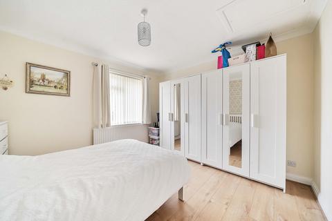 9 Hanks Close, Malmesbury, SN16 9UA
