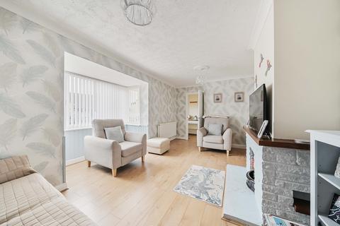 9 Hanks Close, Malmesbury, SN16 9UA
