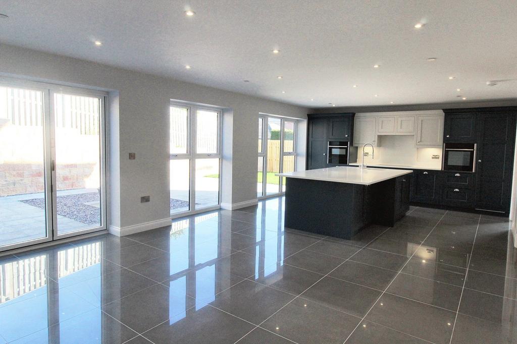 Family room/kitchen