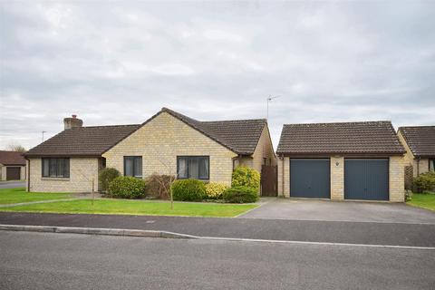 3 bedroom detached bungalow for sale, Foxglove Close, Wyke, Gillingham