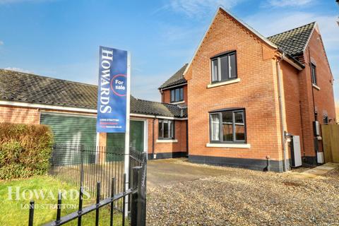 4 bedroom detached house for sale, Hill Farm Road, Norwich