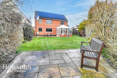 4 bedroom detached house for sale, Hill Farm Road, Norwich