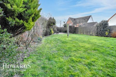 4 bedroom detached house for sale, Hill Farm Road, Norwich