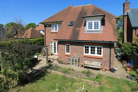 21 Parsonage Croft, Etchingham, TN19 7BY
