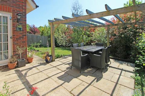 21 Parsonage Croft, Etchingham, TN19 7BY