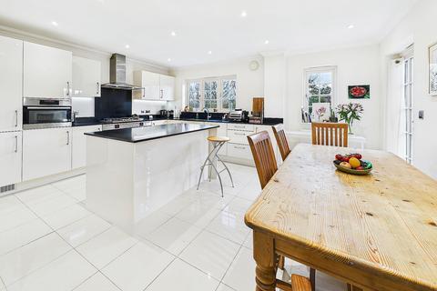 21 Parsonage Croft, Etchingham, TN19 7BY