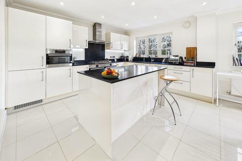 21 Parsonage Croft, Etchingham, TN19 7BY