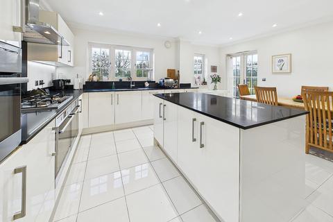 21 Parsonage Croft, Etchingham, TN19 7BY