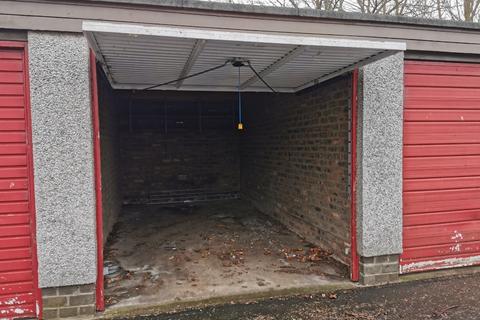 Garage to rent, Moubray Grove, Edinburgh EH30