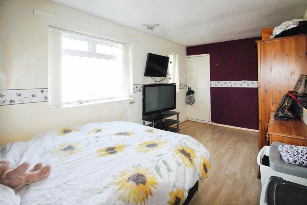 Master Bedroom1.JPG