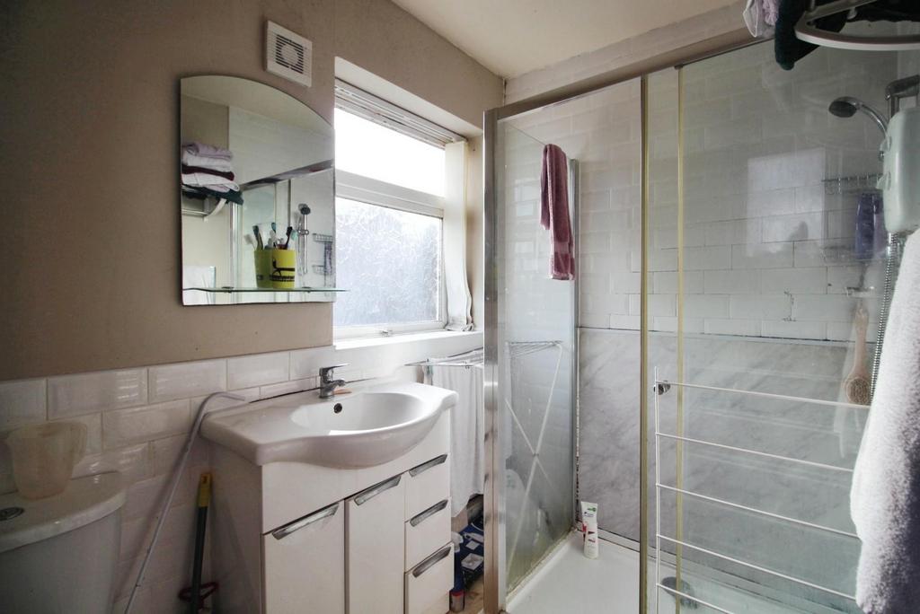 Bathroom.JPG