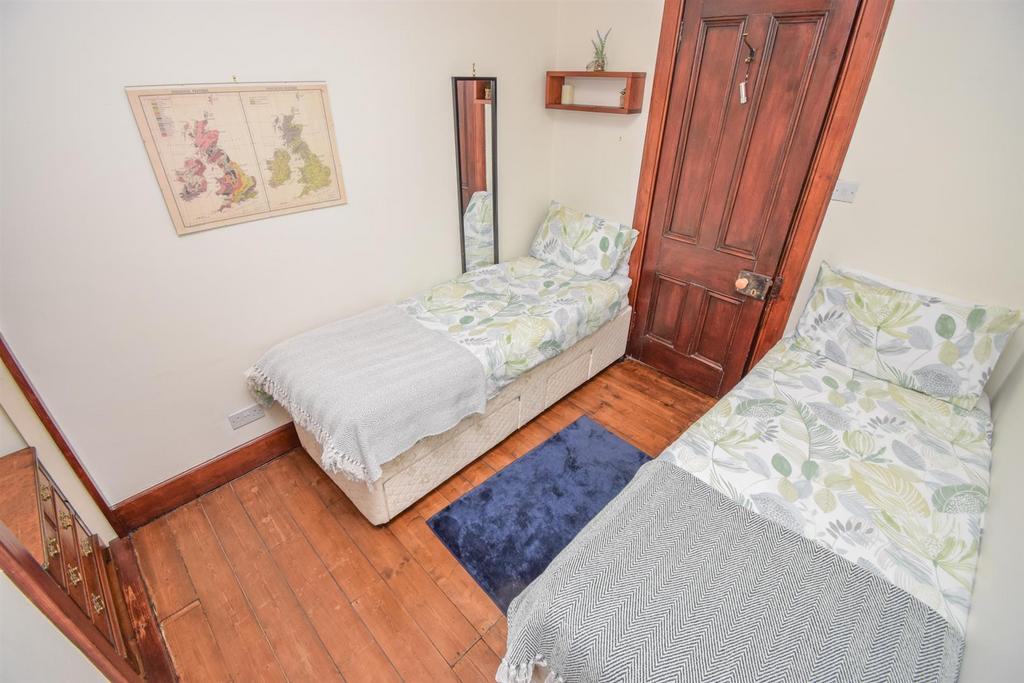 BEDROOM TWO-2.jpg