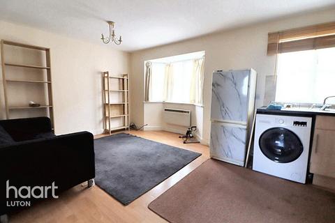 1 bedroom apartment for sale, Downs Road, Luton