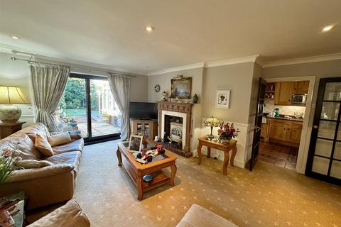 4 bedroom detached house for sale, Station Road, Buntingford