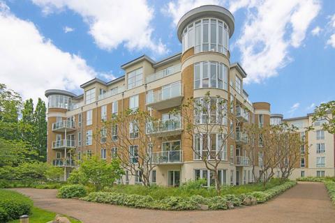 2 bedroom flat for sale, Melliss Avenue, Kew TW9