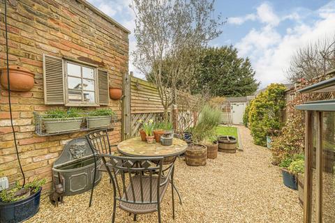 21 Albert Road, Twickenham, TW1 4HU