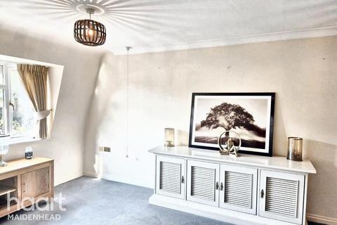 2 bedroom apartment for sale, Shoppenhangers Road, MAIDENHEAD