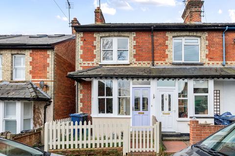 2 bedroom end of terrace house for sale, St. James Avenue, Farnham, Surrey, GU9