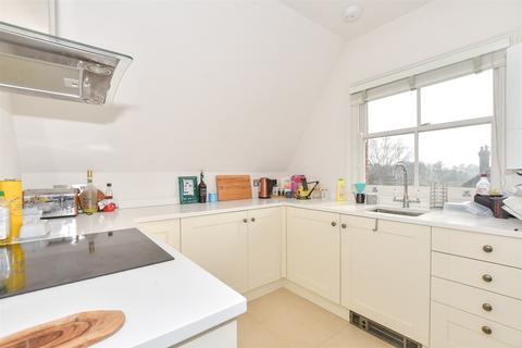 1 bedroom flat for sale, St. James's Place, Cranleigh, Surrey