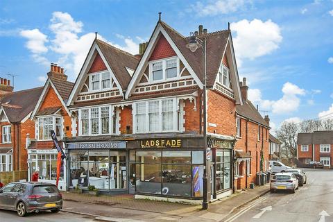 1 bedroom flat for sale, St. James's Place, Cranleigh, Surrey