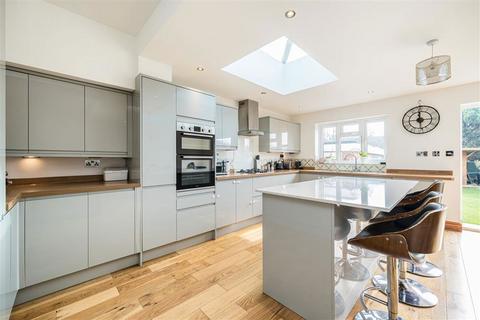 276 Wricklemarsh Road, London, SE3 8DW