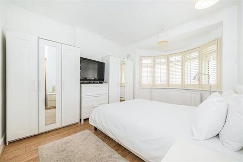 276 Wricklemarsh Road, London, SE3 8DW