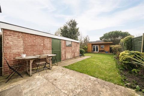 276 Wricklemarsh Road, London, SE3 8DW