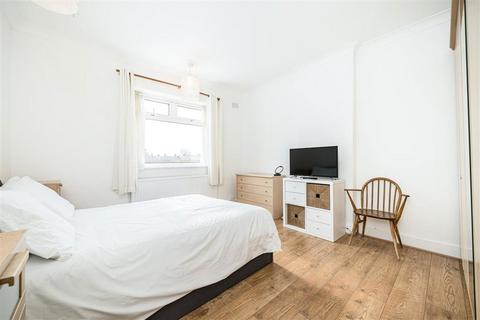 276 Wricklemarsh Road, London, SE3 8DW