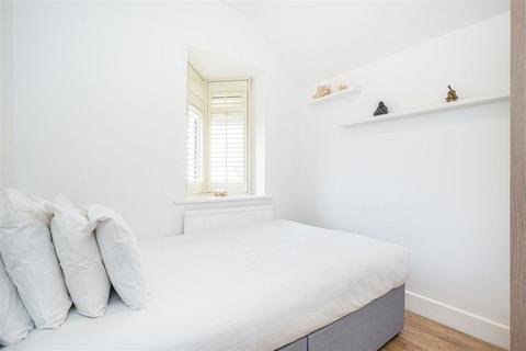 276 Wricklemarsh Road, London, SE3 8DW