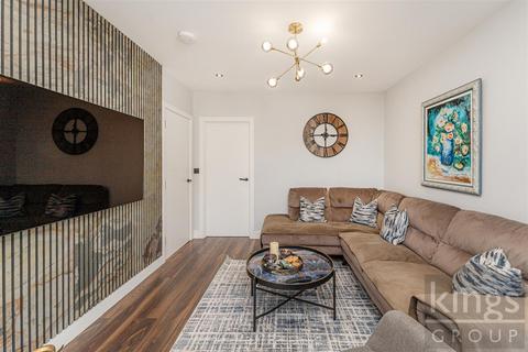 7 Mayfield Crescent, London, N9 7NL