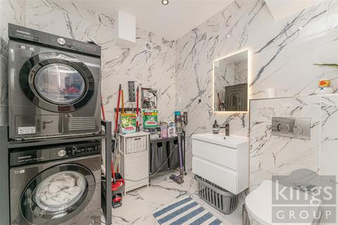 7 Mayfield Crescent, London, N9 7NL