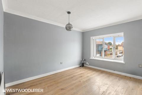 2 bedroom flat for sale, High Road, Broxbourne EN10