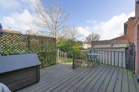9 Bishops Close, Nettlestead, Maidstone, ME18 5ES