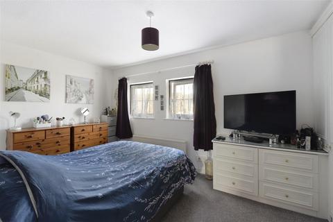 9 Bishops Close, Nettlestead, Maidstone, ME18 5ES