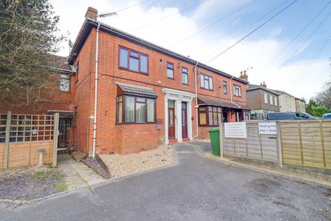 Studio for sale, Obelisk Road, Woolston