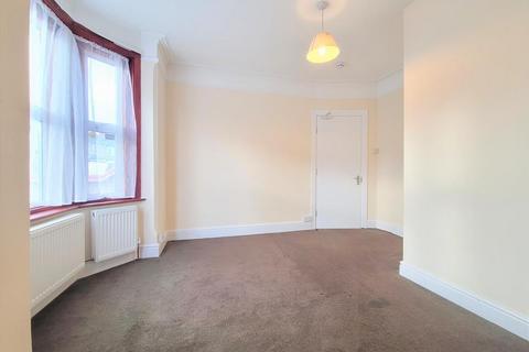 5 bedroom end of terrace house to rent, Brisbane Road, Reading, Reading, RG30 2PE