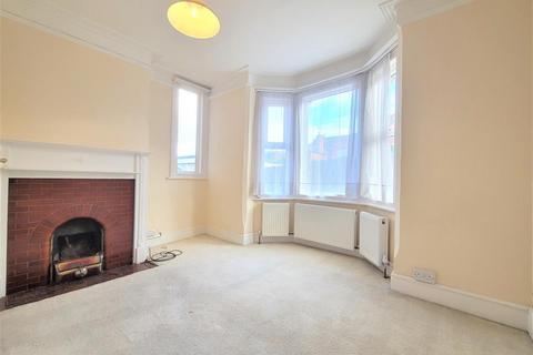 5 bedroom end of terrace house to rent, Brisbane Road, Reading, Reading, RG30 2PE