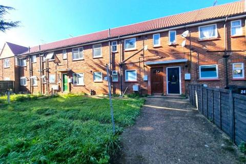 3 bedroom maisonette for sale, Woodhouse Square, Ipswich, Suffolk, IP4 1NE