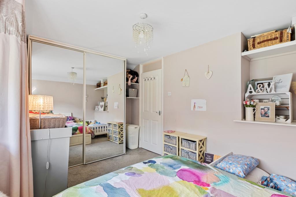 19 Whitsundale Cl Web22