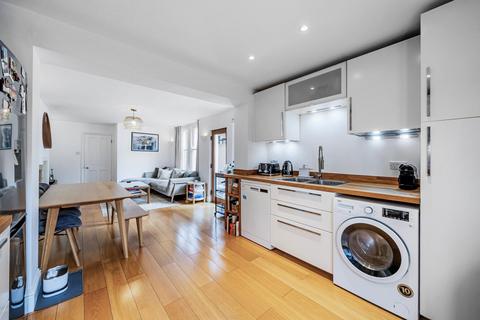 2 bedroom flat for sale, Louisville Road, Balham