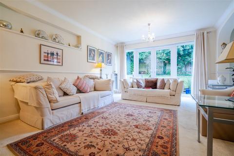 6 bedroom detached house for sale, Wilton Crescent, Windsor