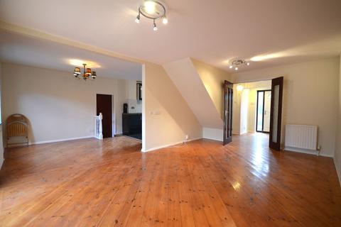 4 bedroom detached house for sale, Caddis Close,Stanmore,HA7 3TL