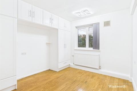 1 bedroom apartment to rent, Pipers Green, London NW9