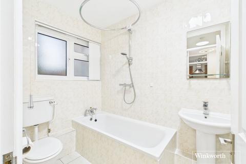 1 bedroom apartment to rent, Pipers Green, London NW9