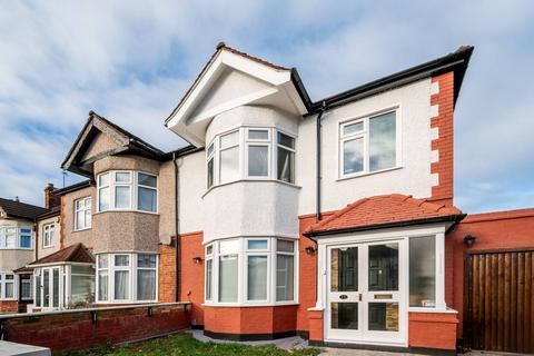 3 bedroom end of terrace house to rent, Avery Hill Road, Eltham, London, SE9