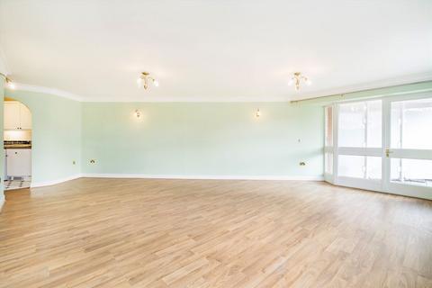 2 bedroom flat to rent, Macmillan Way, London SW17