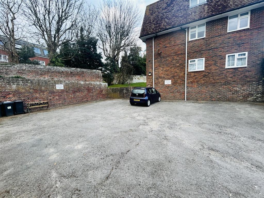 01323 438506